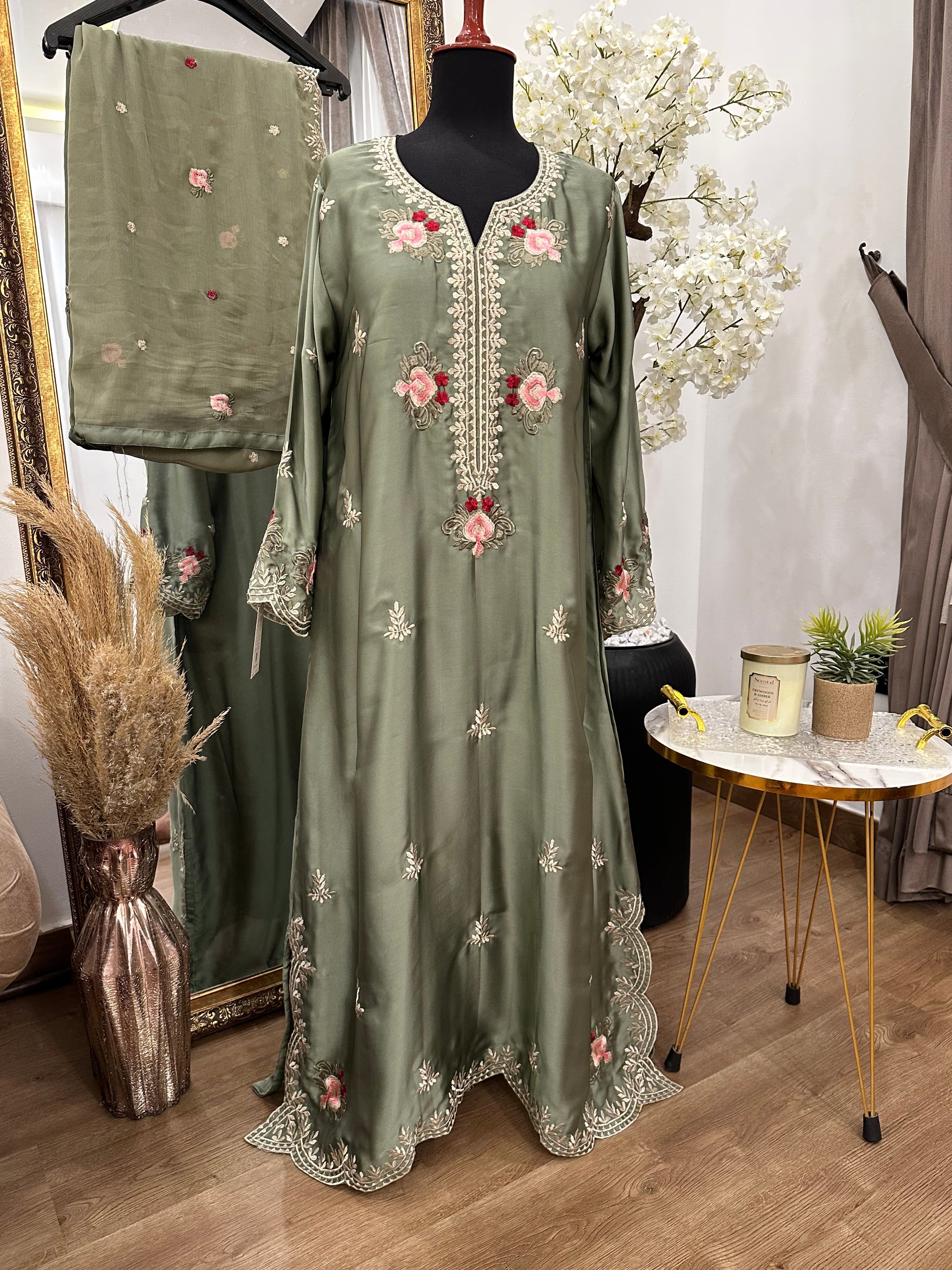 Mehru Kaftan Pistachio