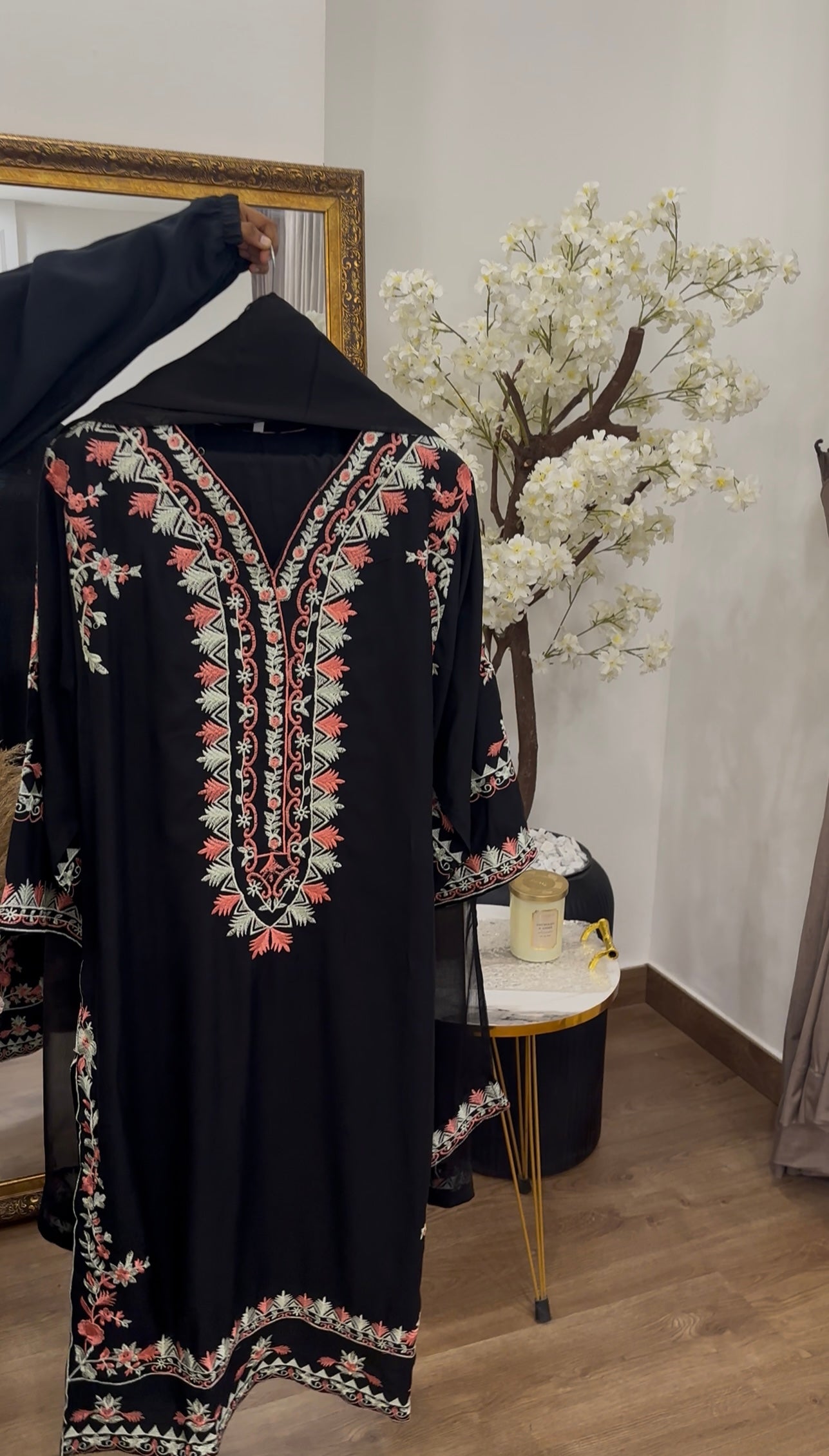 Rania lilen black
