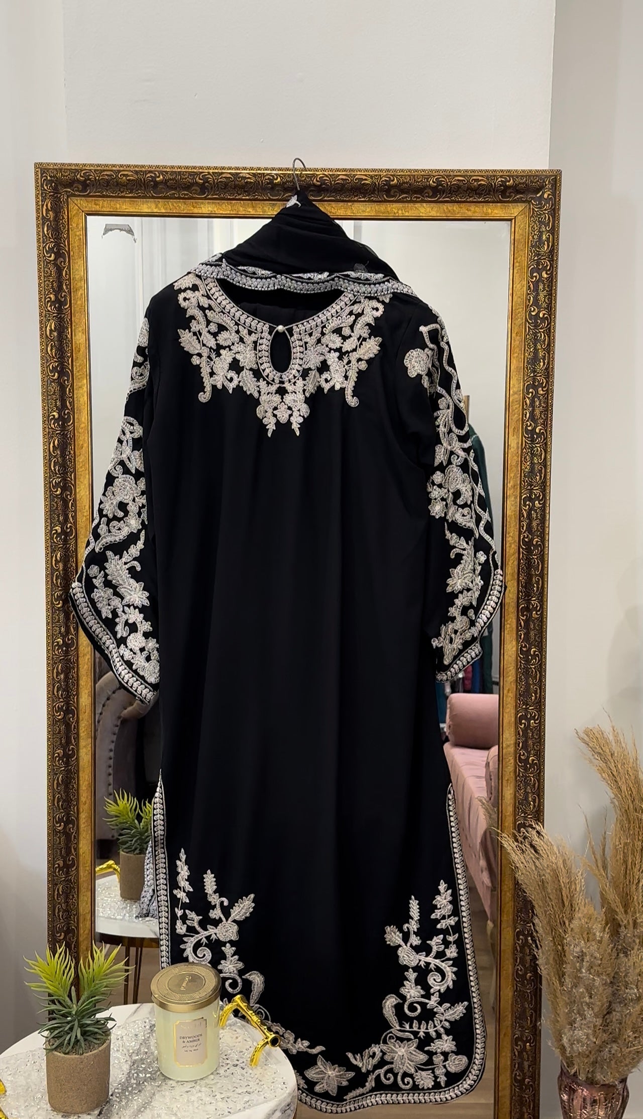 Parisah Jhorjhat Black