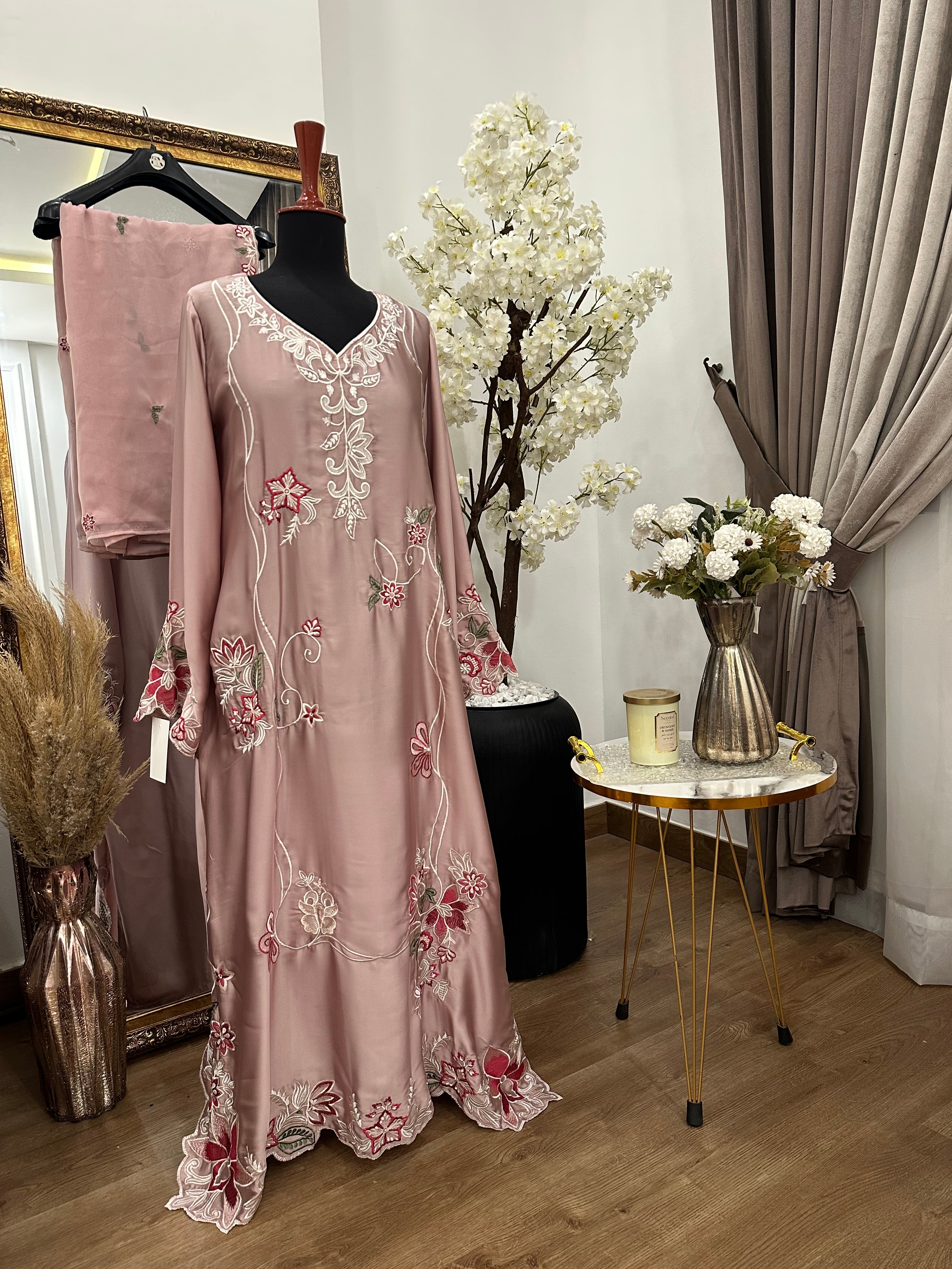 Ishaal kaftan Pink