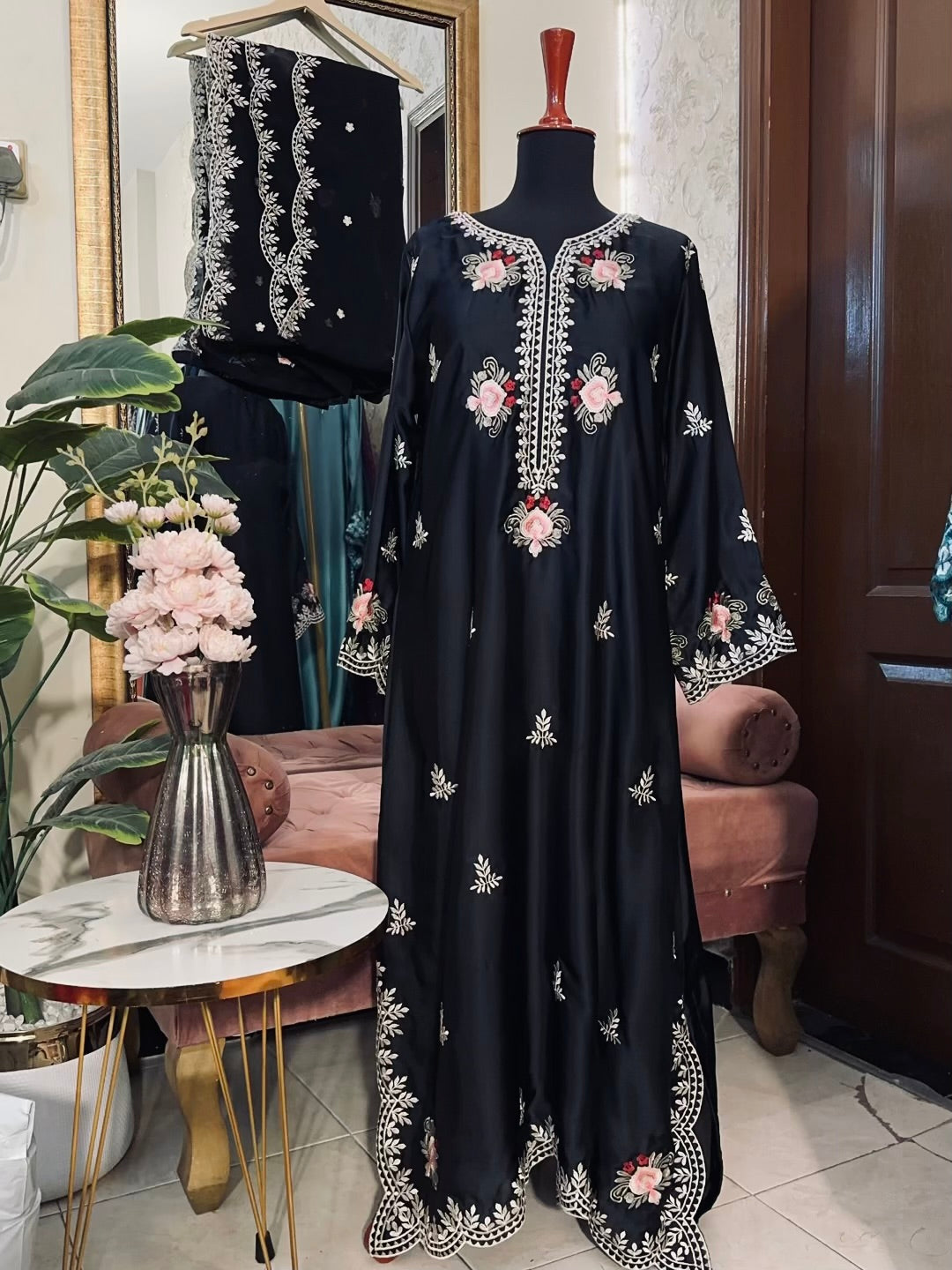 Mehru Kaftan Black