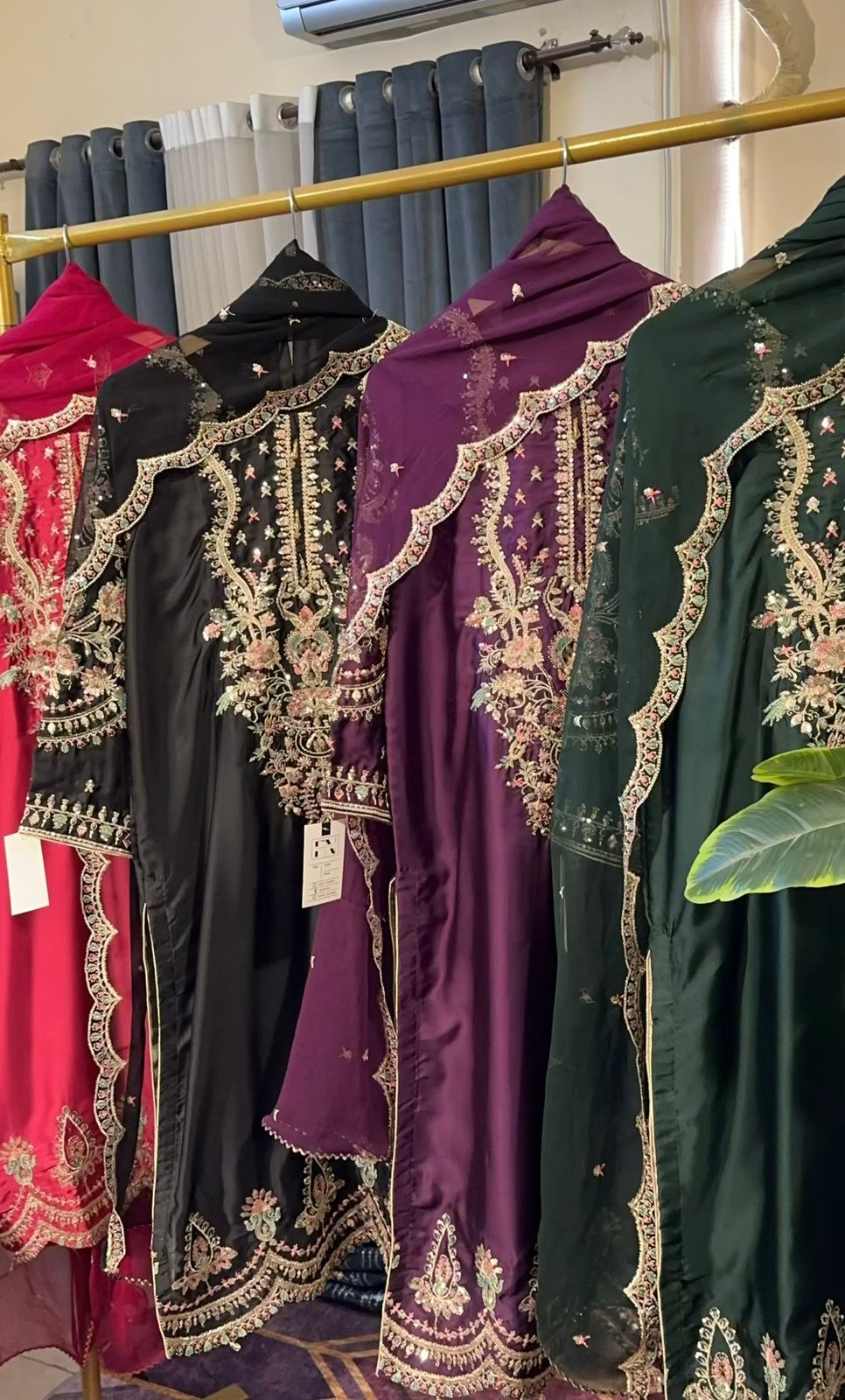 Zarmina Silk