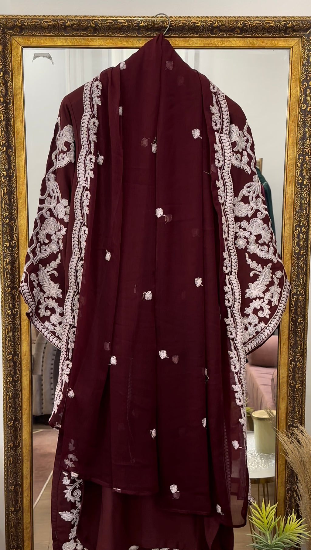 Parisah Jhorjhat Maroon