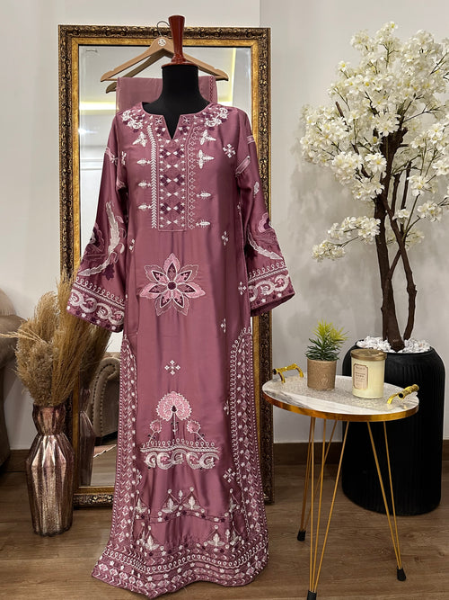 Aliza kaftan Meet Pink