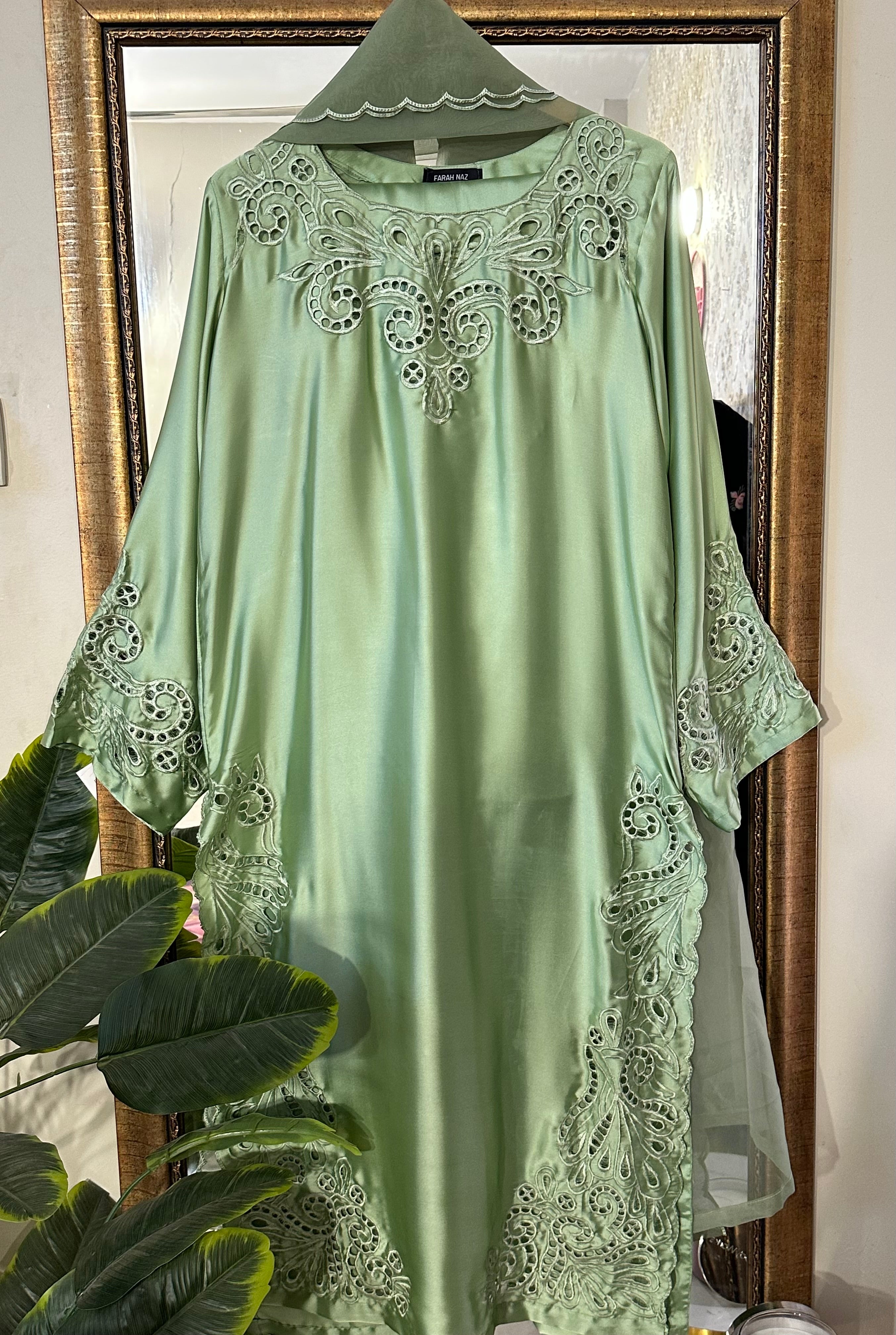 Lama Cutwork