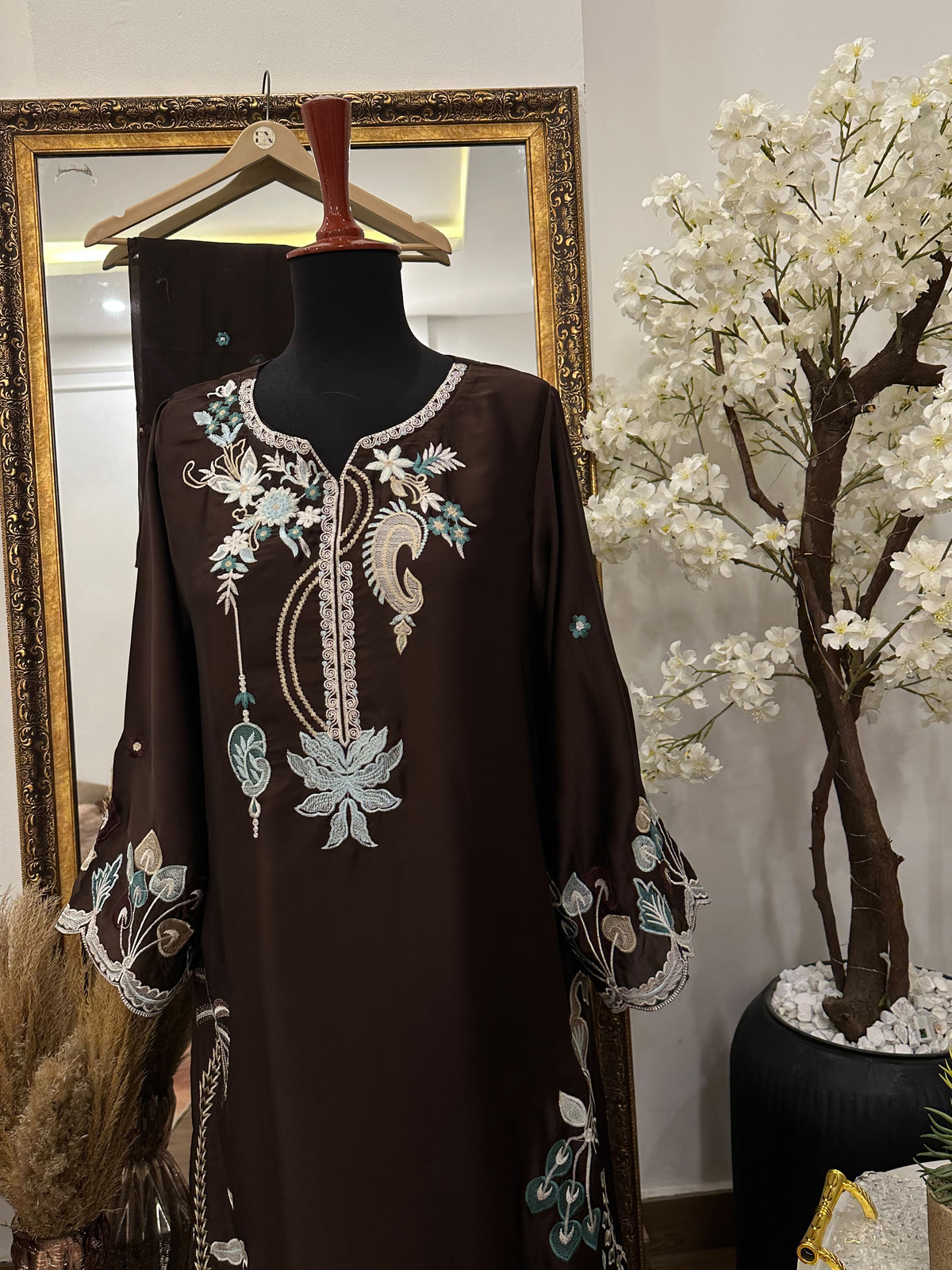 Mahveen kaftan Brown