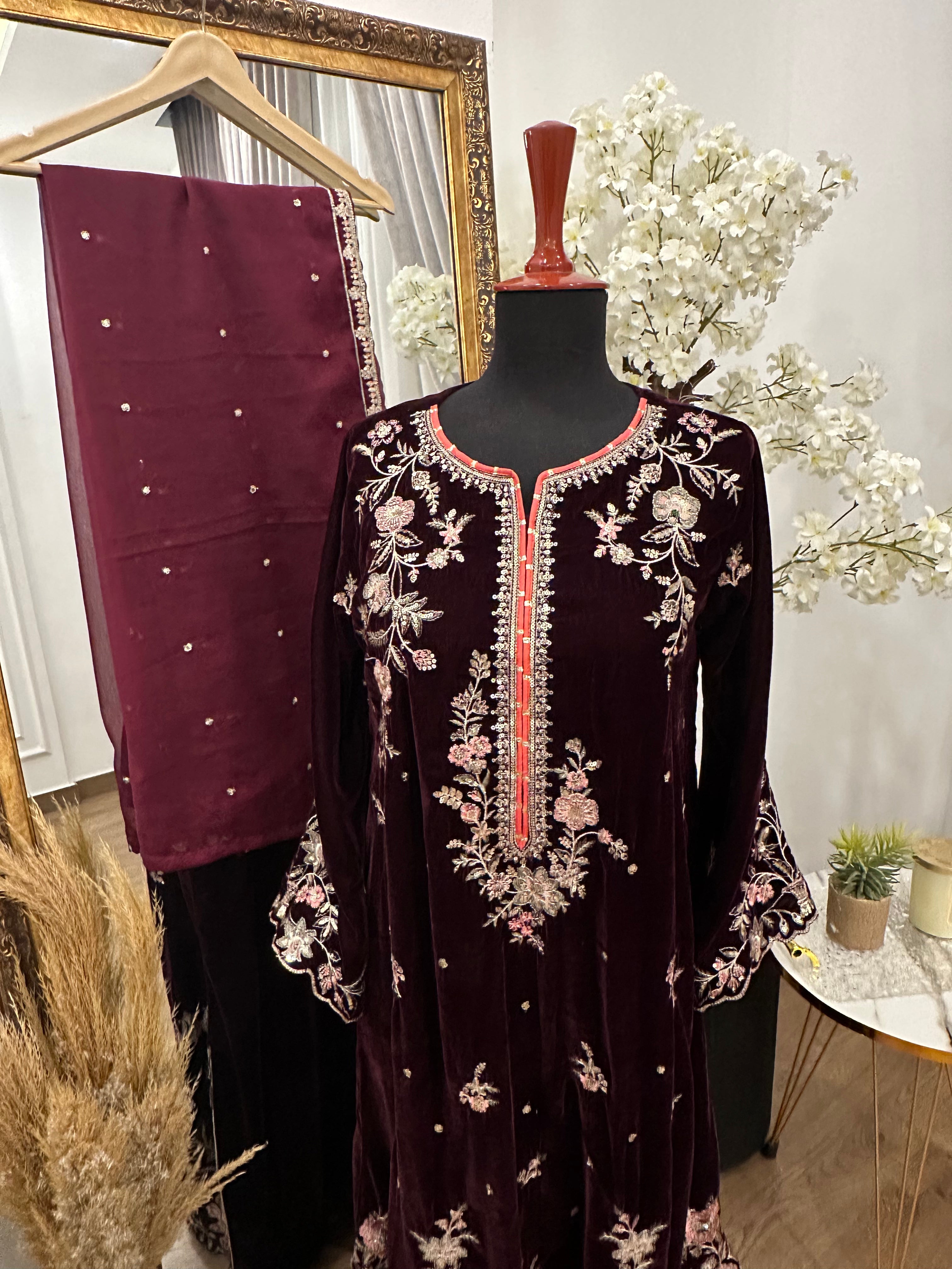 Virsa Valvet Kaftan Magenta