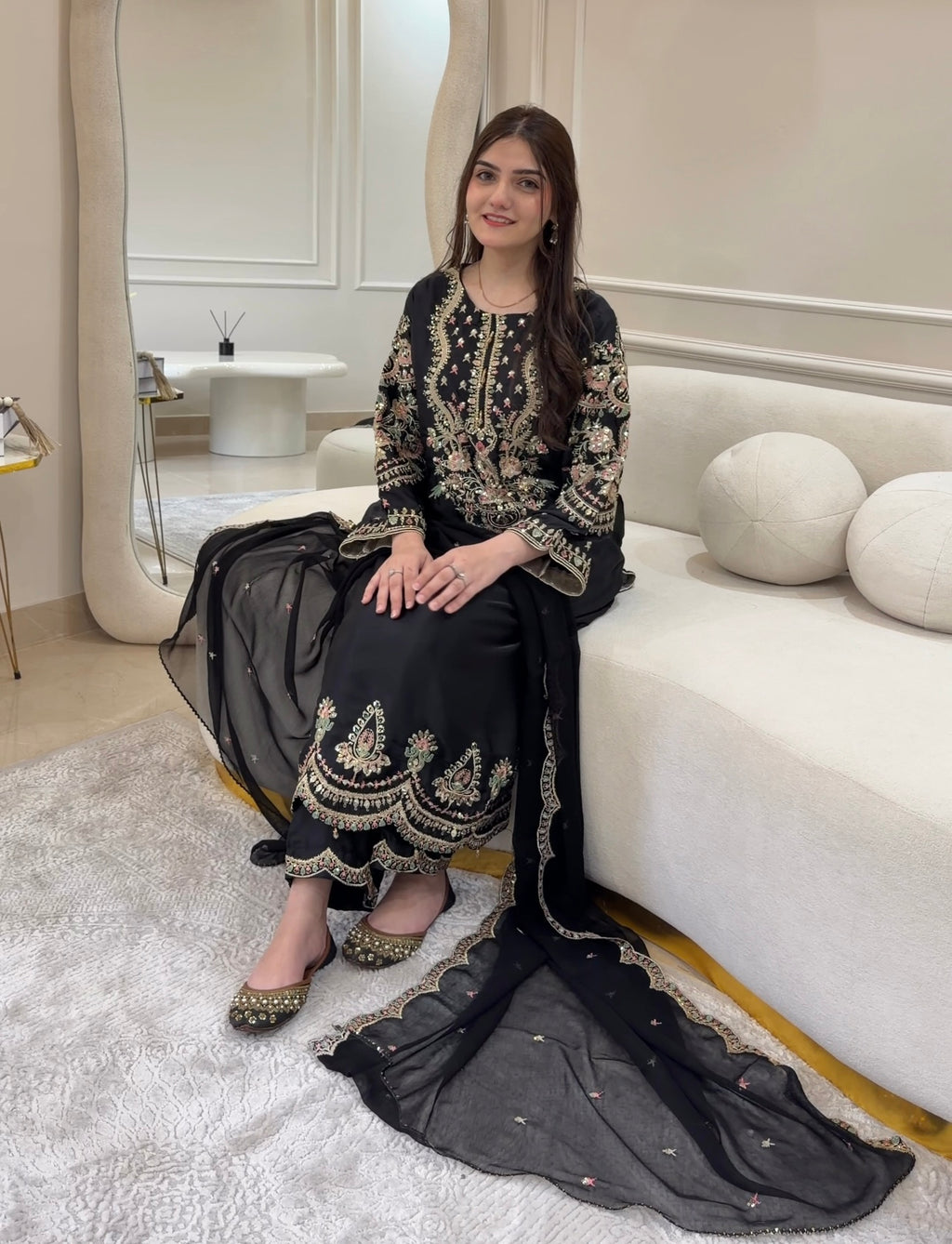 Zarmina Silk Black