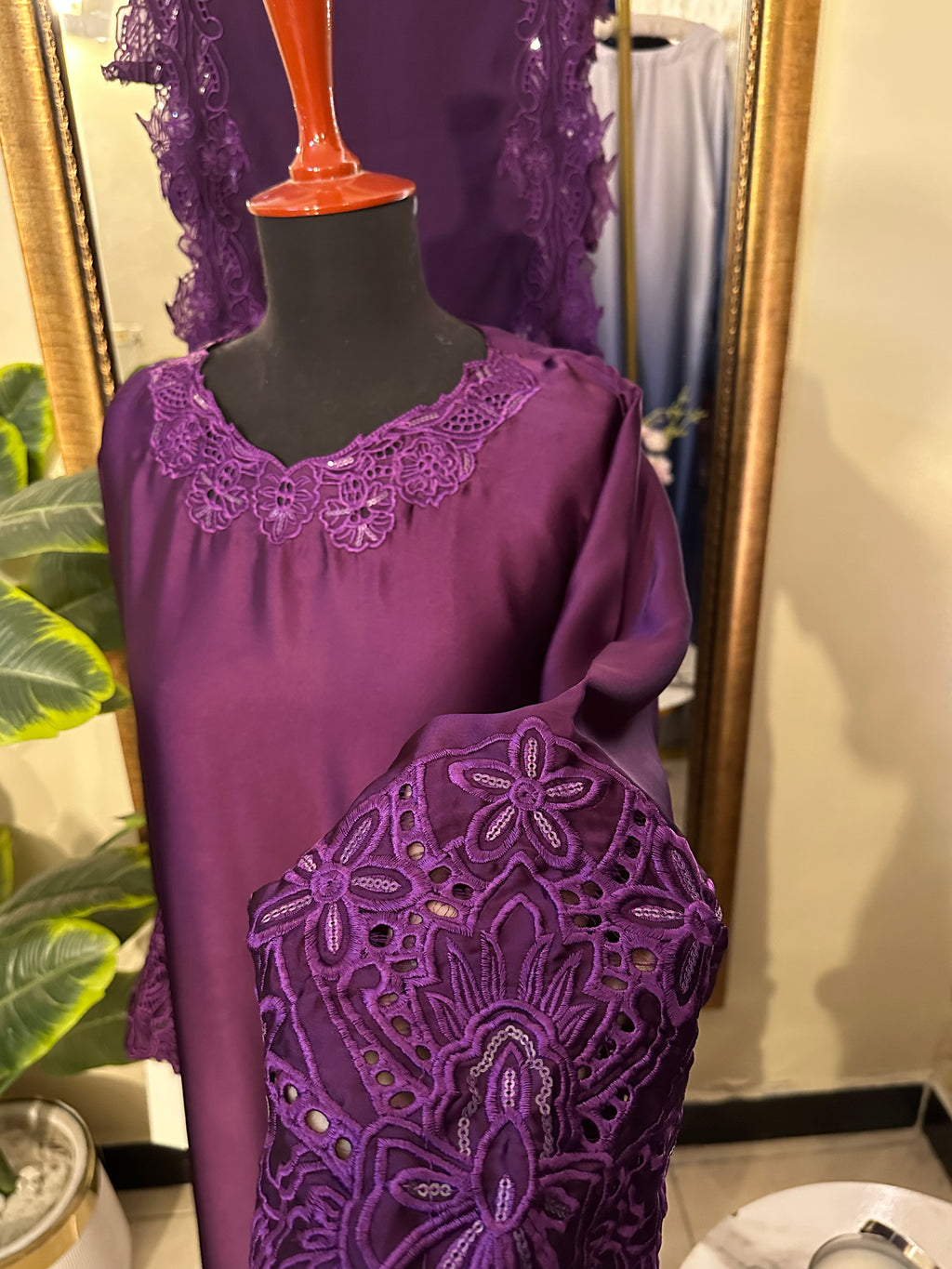 Cutwork silk Plum
