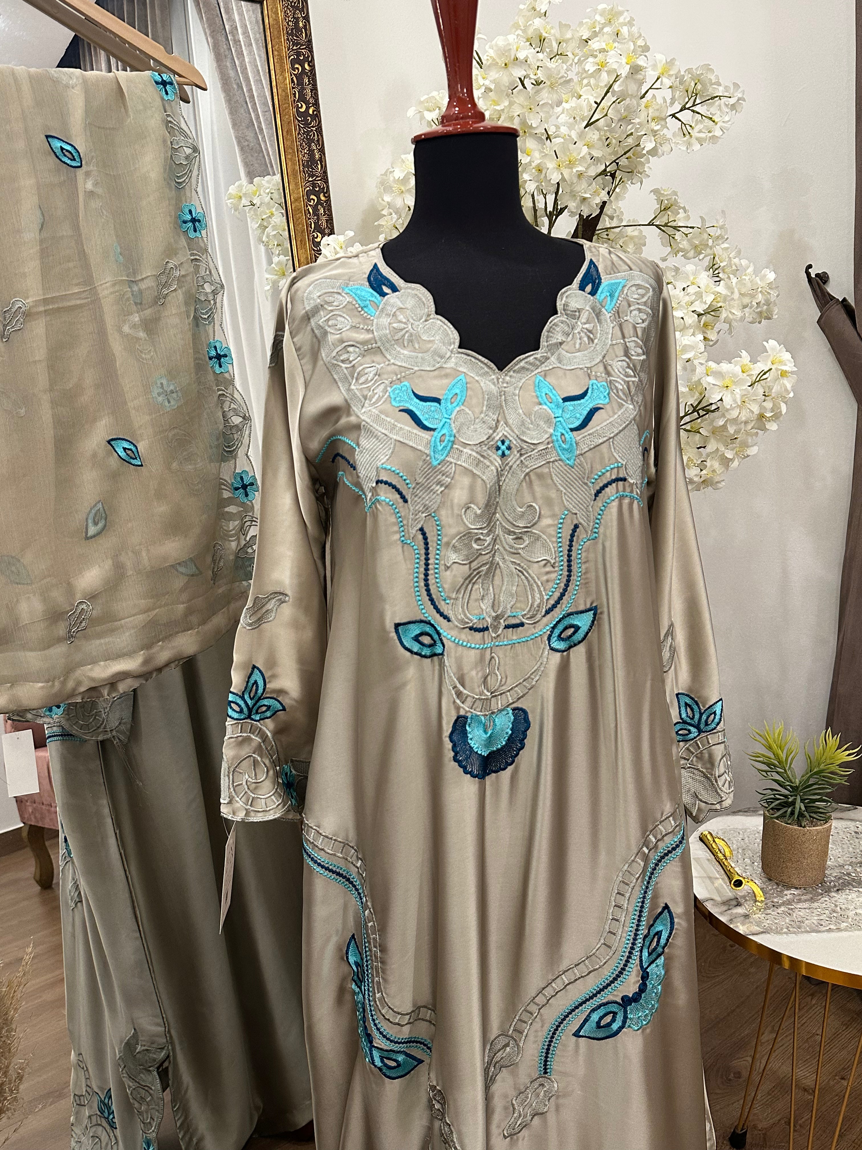 Rehma Kaftan – Silverish Grey