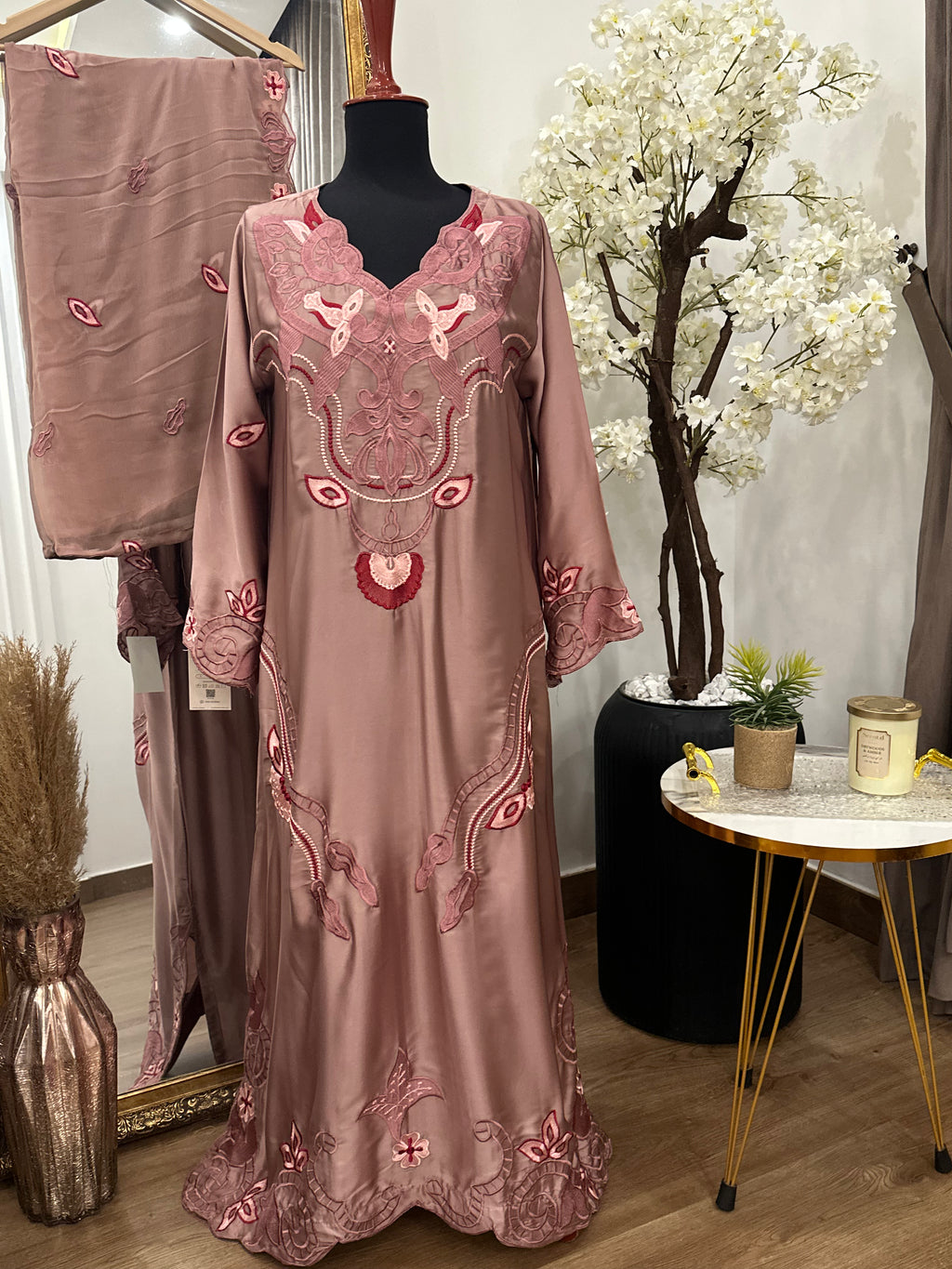 Rehma Kaftan – Meet Pink