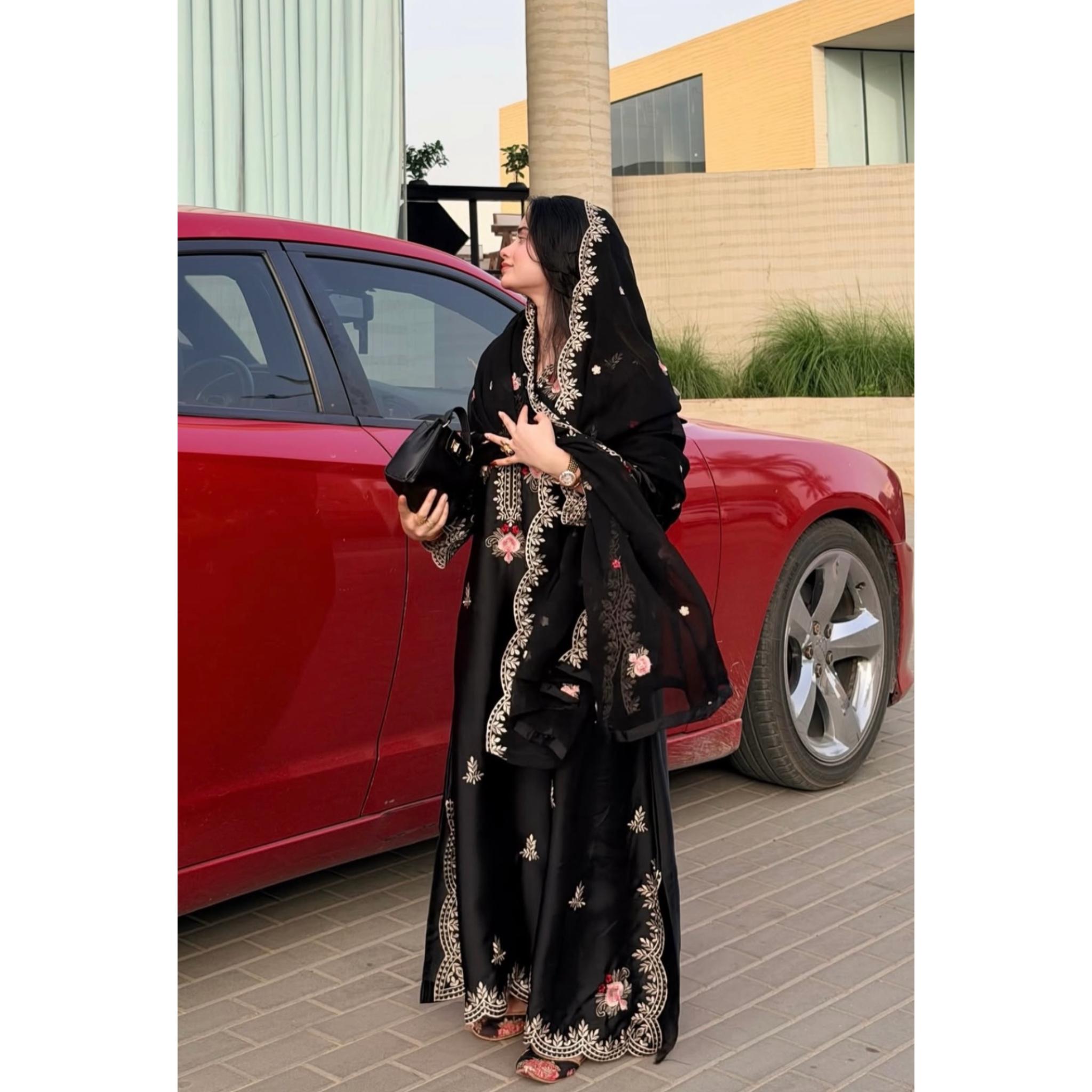Mehru Kaftan Black
