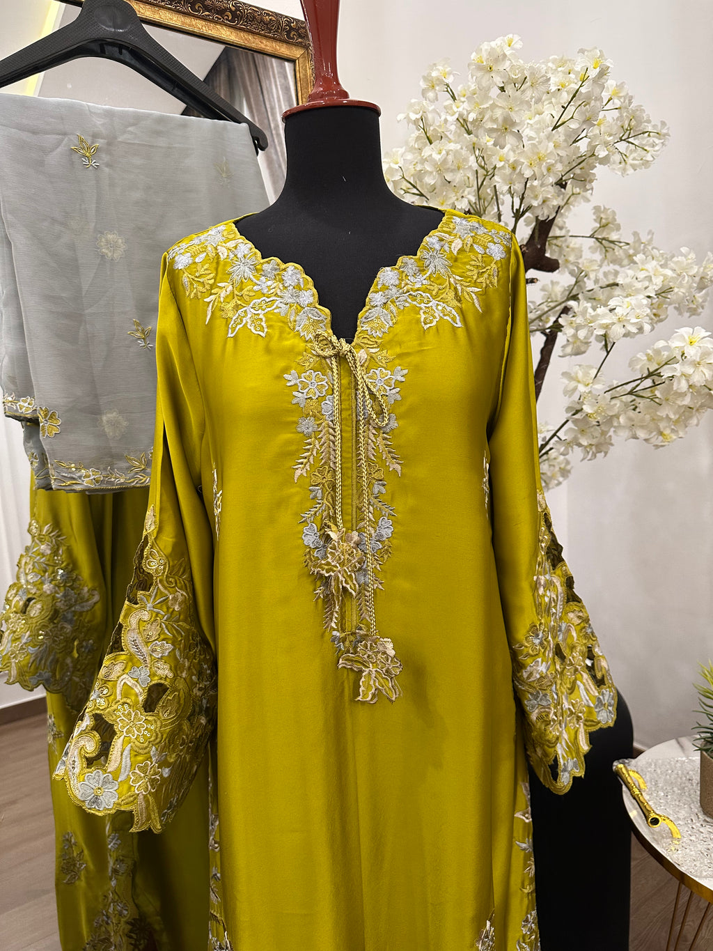 Ruby kaftan Dhani Green