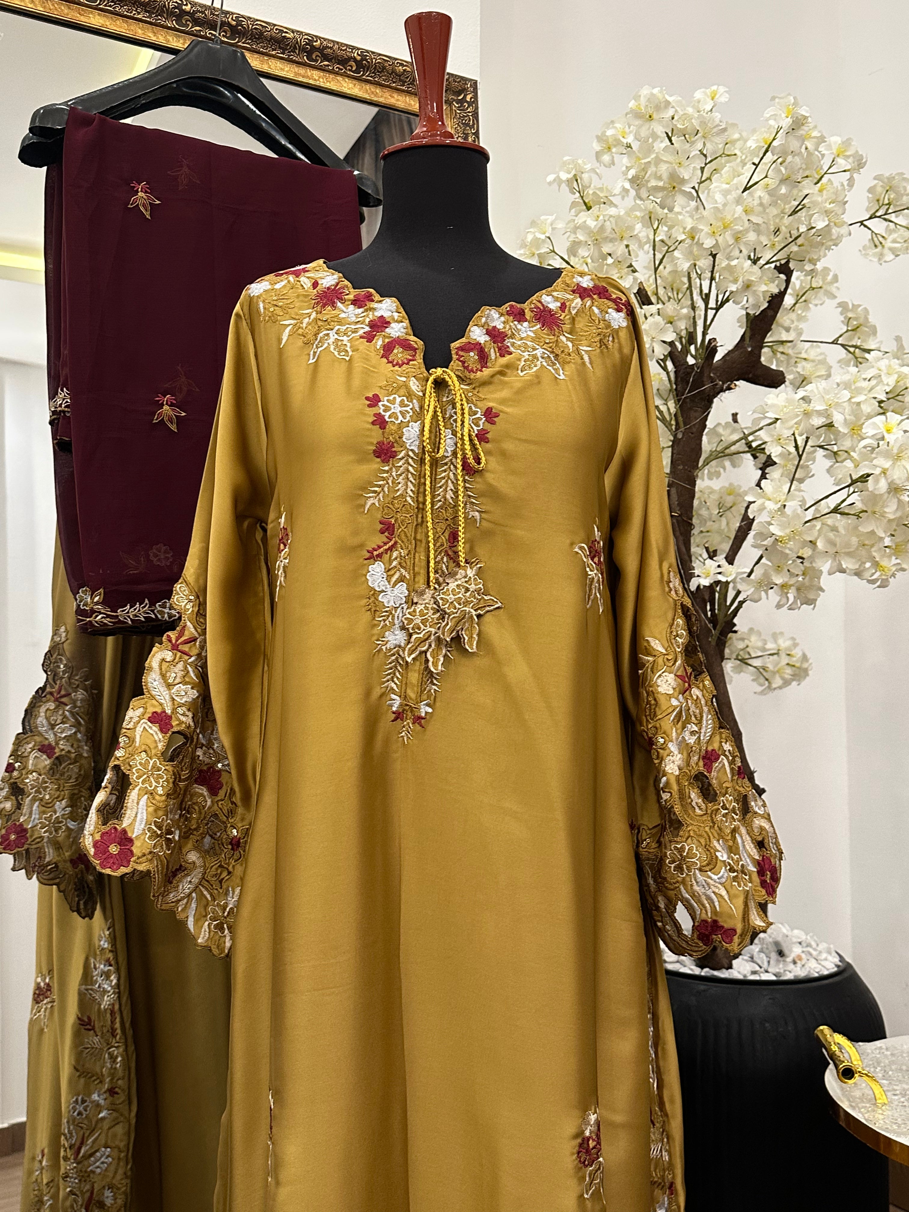 Ruby kaftan Mustard