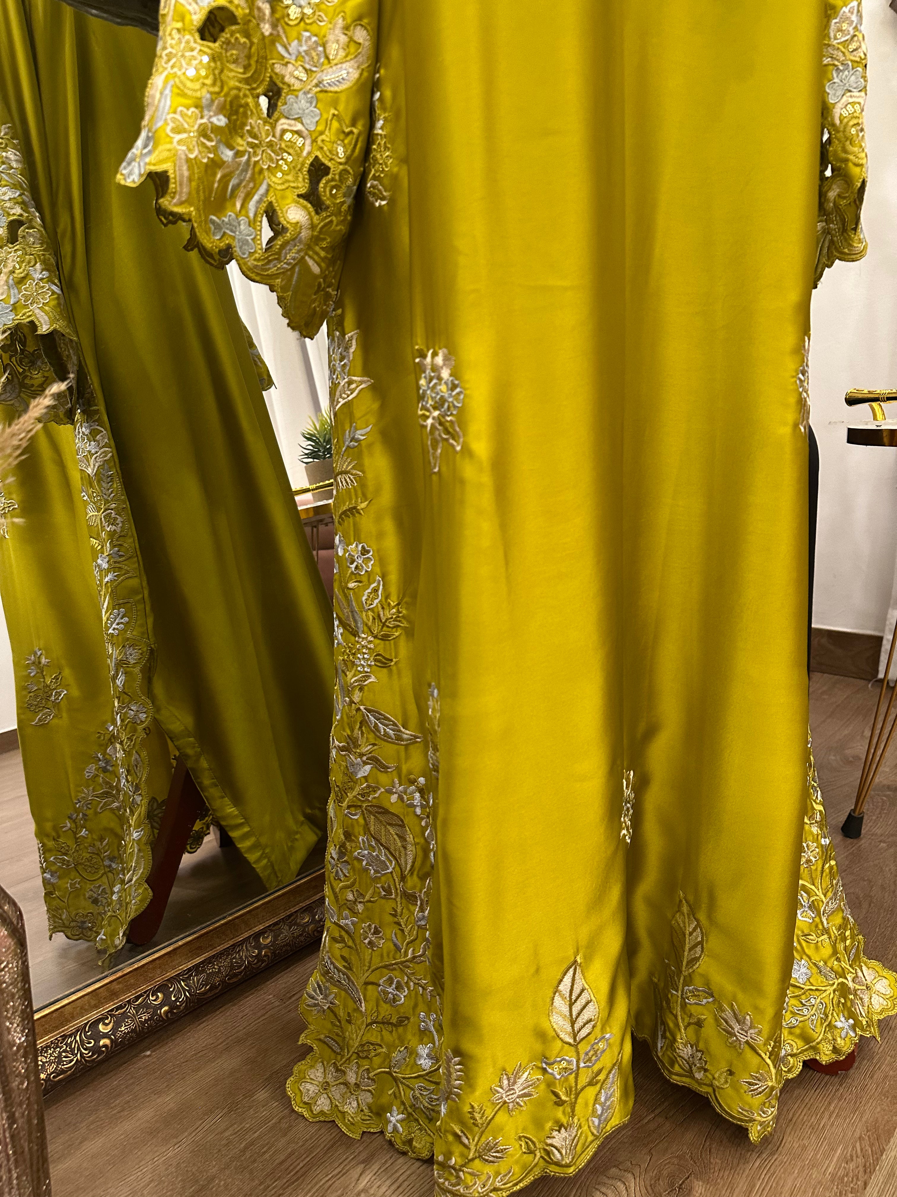 Ruby kaftan Dhani Green