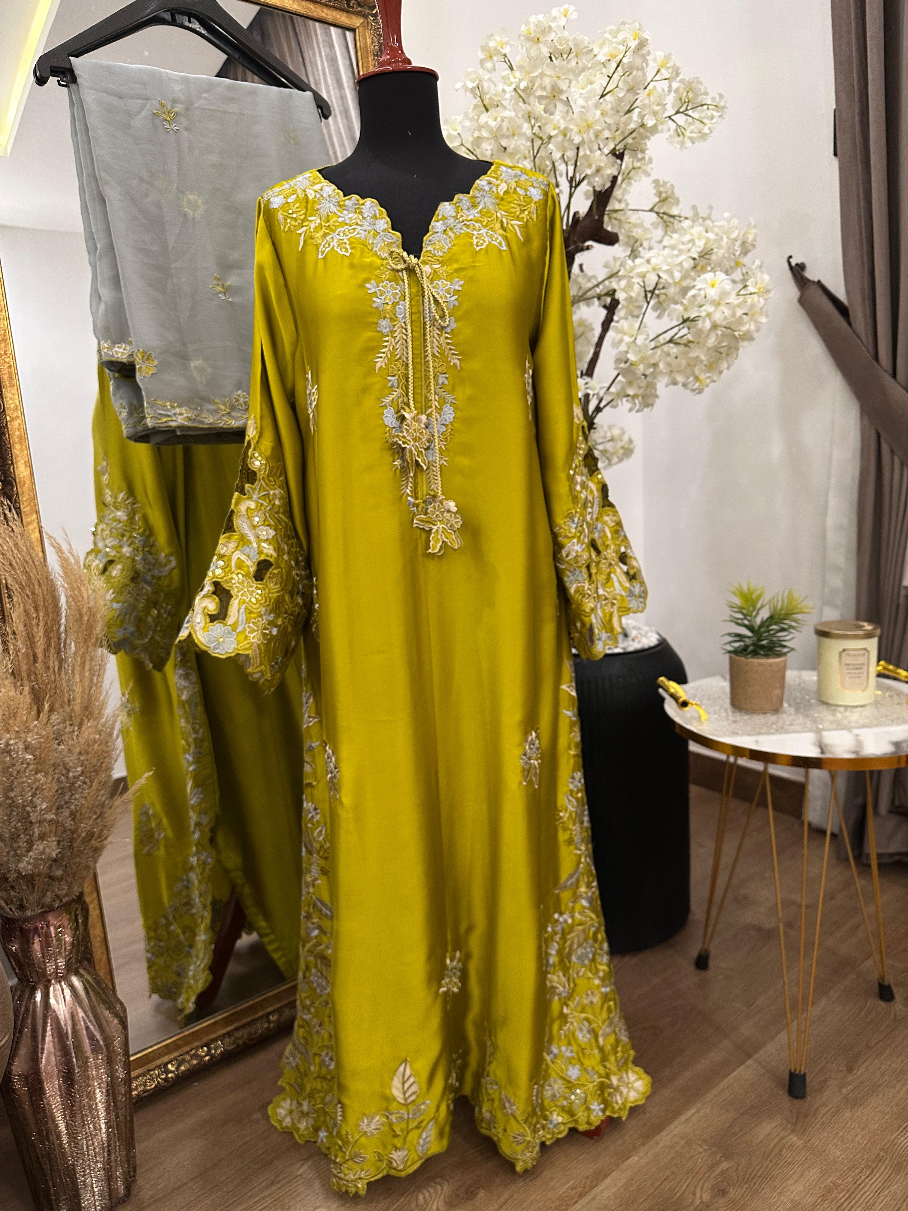 Ruby kaftan Dhani Green